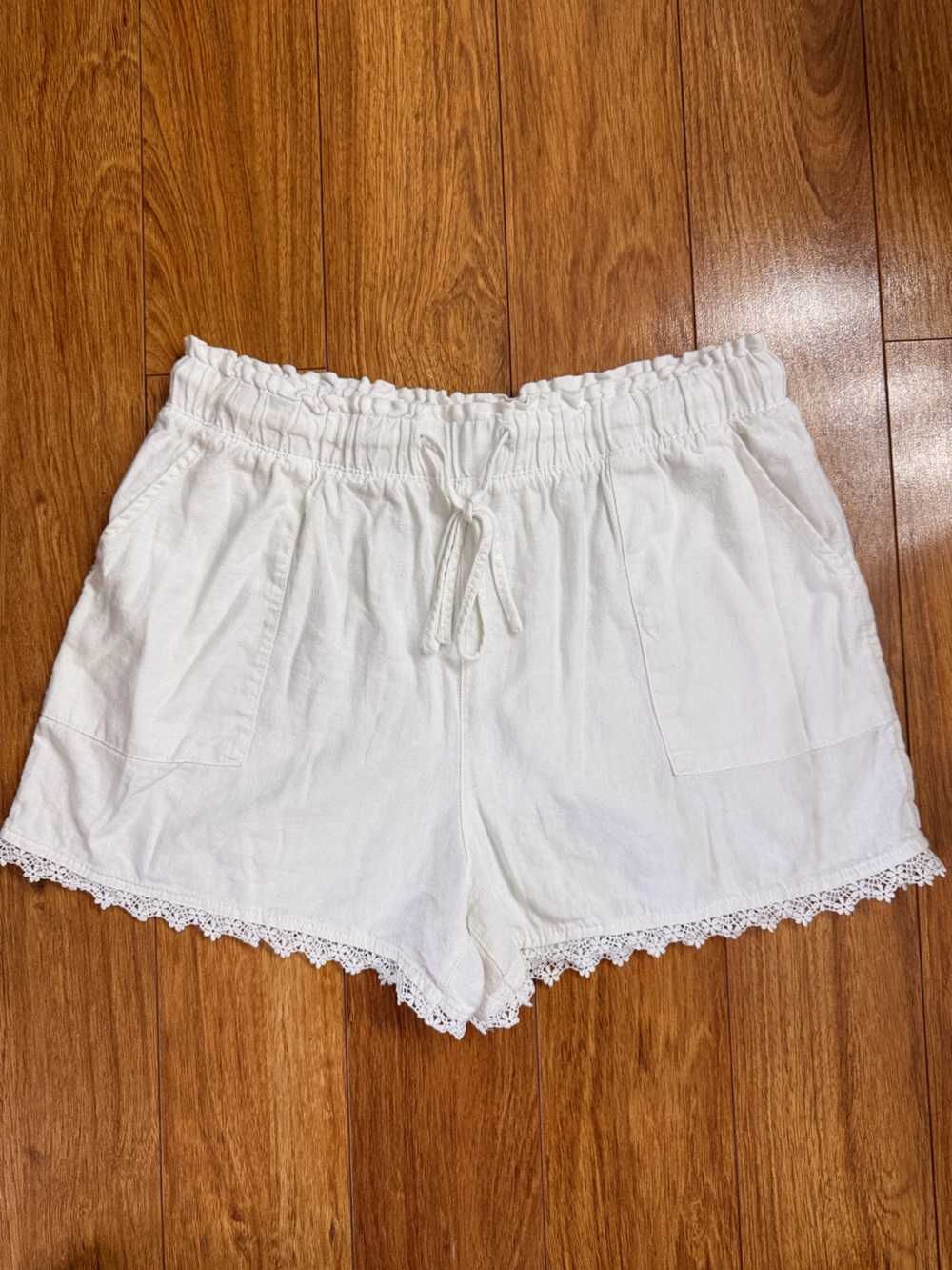 Time and Tru White Drawstring Shorts with Crochet Trim Size Large